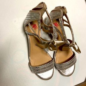 Copper Key Diamond sandals size 4